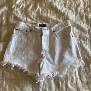 Abercrombie and Fitch white high-rise 4” size 27